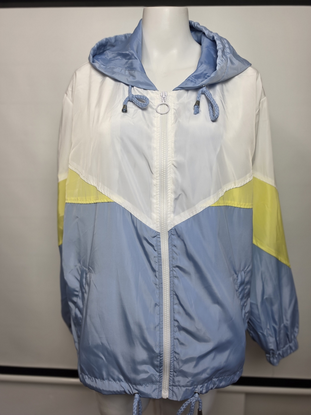 90s Look Windbraker Light Blue/white And Yellow